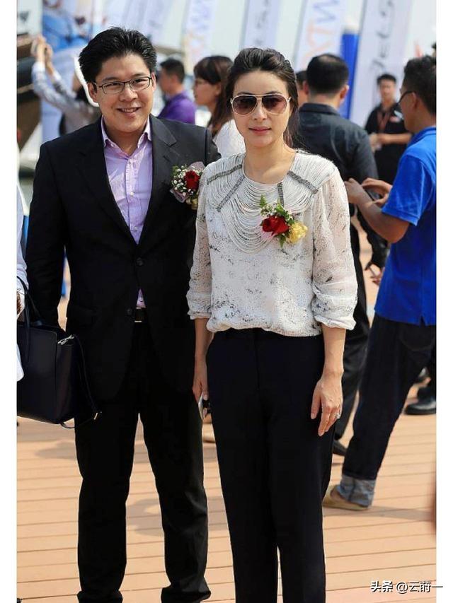 霍震霆没想到，44岁儿媳郭晶晶再次官宣喜讯，让整个阔太圈沉默了