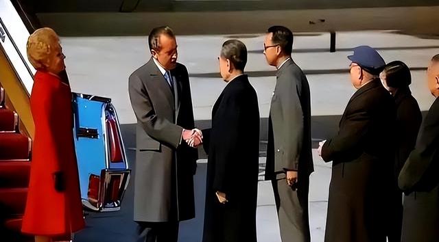 首次。访华就不尊重我国？中国当场撤走仪仗队：摆正态度再来吧！