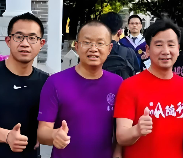 51 岁清华晨跑大神刘小平离世！8 年自律没躲过意外，离世原因被扒