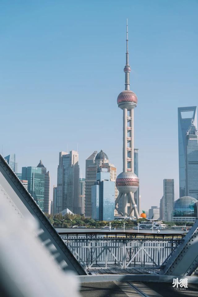 这里，是与世界同频的远见