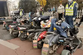电动车上路，如何才能不被交警查？满足各自条件，合规上路不查车图片
