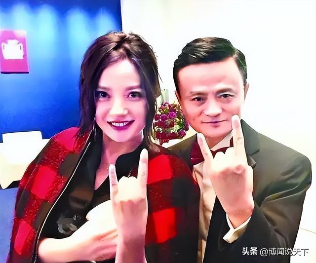 “封杀”4年后	，49岁赵薇财力现状被扒，结果估计和你想得不一样