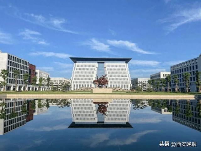 曹德旺称创办福耀科技大学已花费43亿，学生学费每年5600元，首届50名学生可全去福耀就业