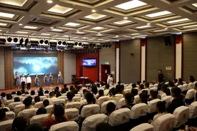 “晨丹诗歌同化自愈·公益朗诵演出”在石家庄市图书馆成功举办图片