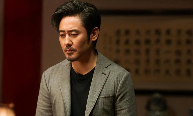 善恶终有报！移居英国仅2年，57岁吴秀波再迎噩耗，步李易峰后尘