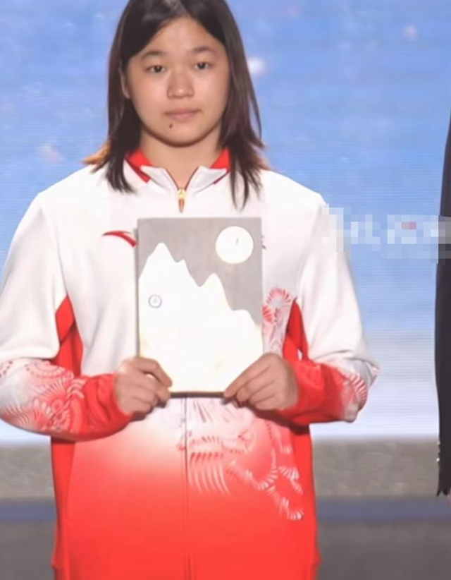 离过年不到1月，全红婵高调传出大喜讯	，让人担心的事还是发生了