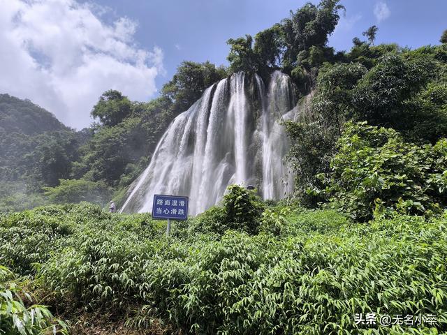 原本以为德天瀑布够震撼了，直到去了三叠岭瀑布