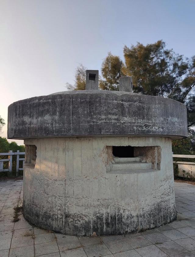 厦门东坪山碉堡观景台，可远眺大小金门及大担岛，看日出绝佳地点