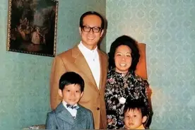 爱妻离奇死亡，捐赠庄月明楼，凤凰男鼻祖李嘉诚的豪门秘闻！图片