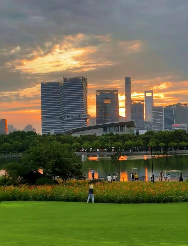 上海藏得太深了！市中心10亿打造的公园，免费开放！
