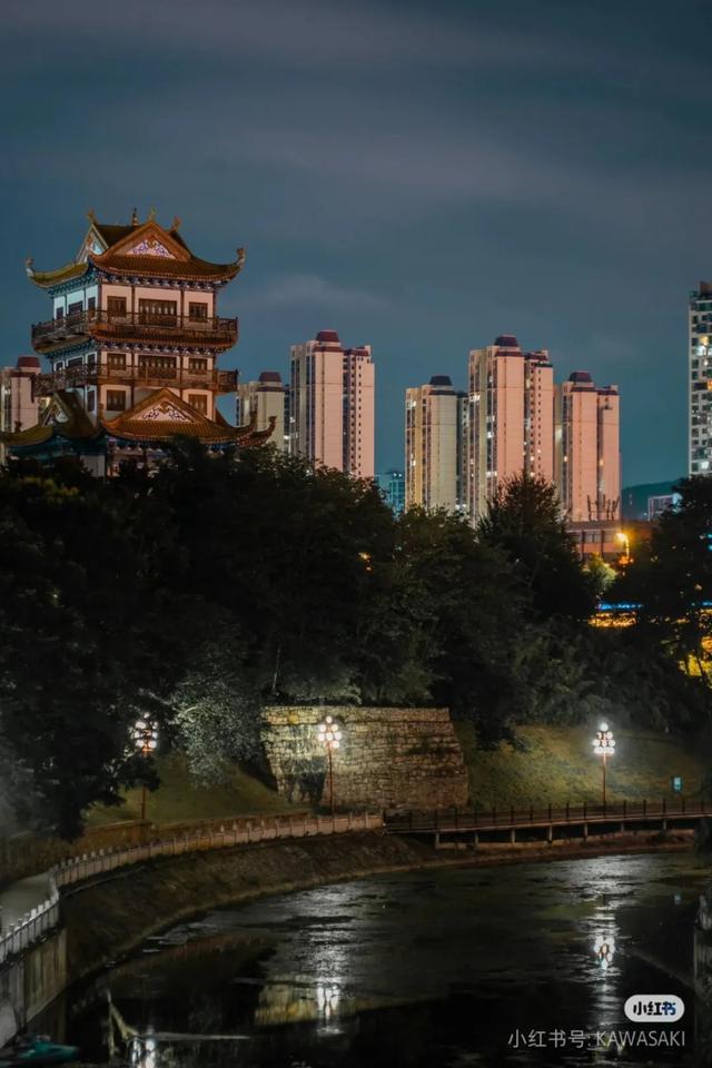 避开人潮！高铁直达20℃冷门小城，花海美过川西、地质景观顶级！16元炫资格美食！