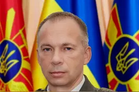 指挥14个旅攻入俄境内后，泽连斯基授予乌军总司令，西尔斯基元帅图片