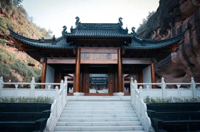 解码鹰潭中式美学：逛古街、访书院、赏木雕……读懂山水与时光的交融