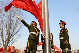 临汾一中隆重举行2025届高三年级距离高考100天冲刺誓师大会图片