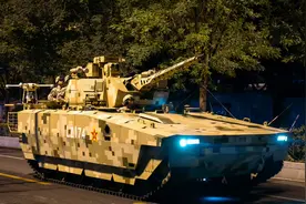 隐藏在阅兵中的真神：比4代坦克更重要，100式重型支援战车！图片