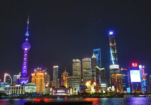 乌克兰姑娘来中国旅游，回国哭3天,坦言乌克兰与中国差距一目了然