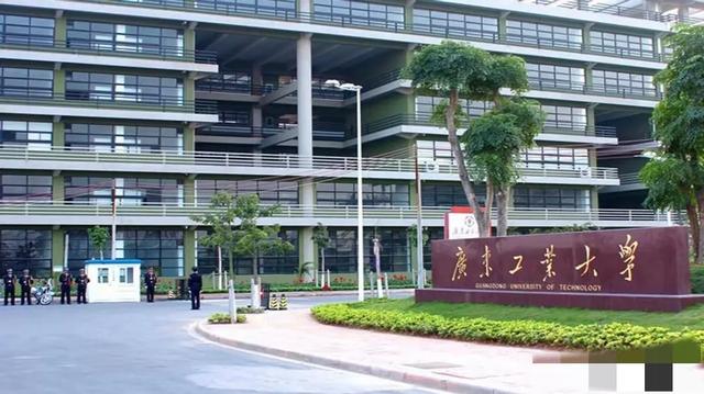 菲律宾和广东同为1亿多人口，菲律宾创造3.3万亿，广东是多少？
