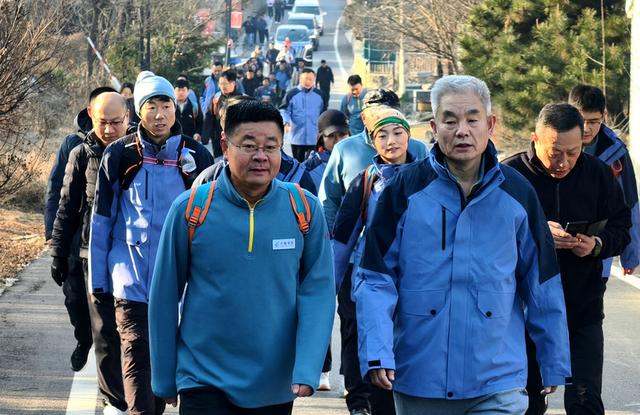 步履叩响泰山，暖意丈量山河：第十七届环泰山T60大徒步综述