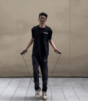 一分钟跳绳正确训练方法（附图解）