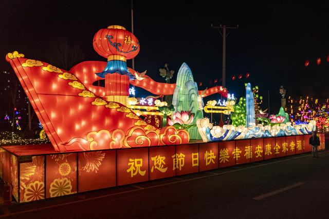 辽宁沈阳：丁香湖非遗灯会精彩震撼 绝对值得打卡