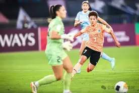 开创历史！武汉女足点球大战胜出，问鼎首届女足亚冠图片