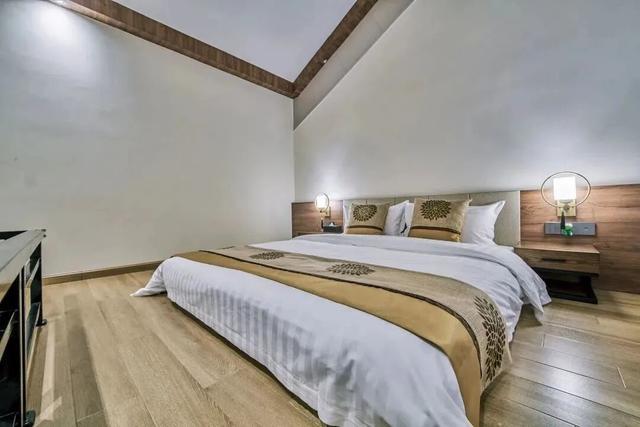 5分钟到达新兴南站！凭高铁票住房享9折优惠、泡汤泉低至¥48元/人！来禅域小镇玩转两天一夜！