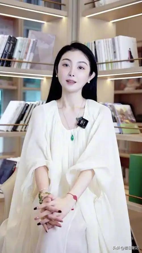 “买英国精子生3娃”的山东女人，7年后现状曝光，一年百万开销