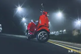 踏板摩托和跨骑摩托，哪个更安全？图片