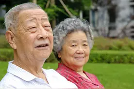 老人必买三样东西，用着方便，也让儿女更加放心！图片
