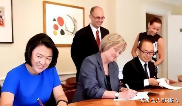 疫情中一毛不拔，赚中国钱反捐美国6亿，如今靠变卖产业维持生活