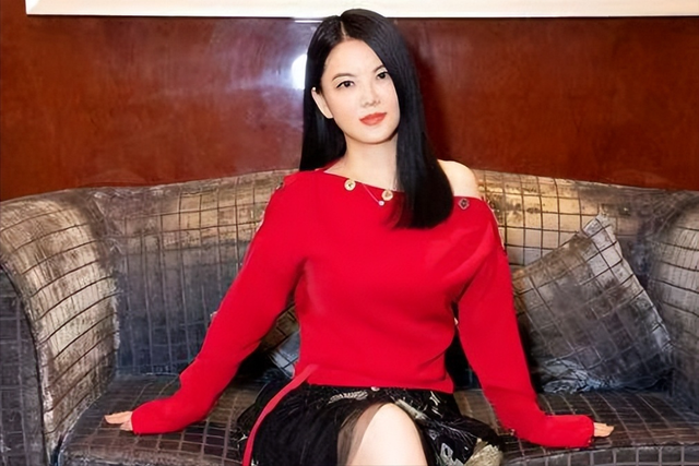 李湘不忍了！公开回应与释永信的真实关系，亲吻照的真相终于大白