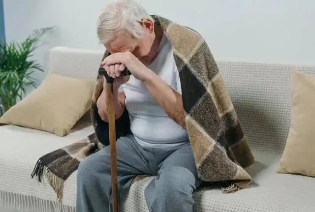 帕金森“元凶”首次被抓！健康人脑中也有？2500 万患者或迎新希望