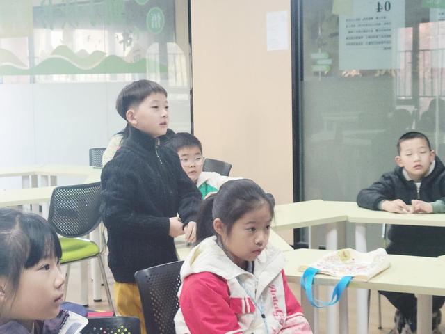 红色文化之旅温情启幕 青少年解锁“勇气与智慧宝藏”