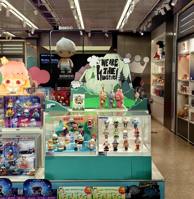 品控遭吐槽还能火？泡泡玛特的底气，在新IP和海外市场