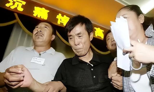 哭穷风波刚9天，何庆魁儿子曝闫学晶猛料被扒	，77岁老父亲被牵连