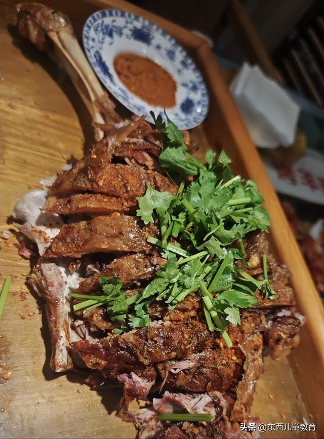 暑假的尾巴，逃离40°的城市，我去了个超“冷门”避暑地