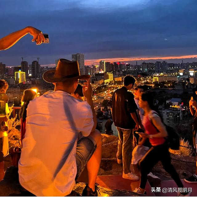 有幸去了趟乌鲁木齐，实话实说，当地人的生活，简直让我叹为观止