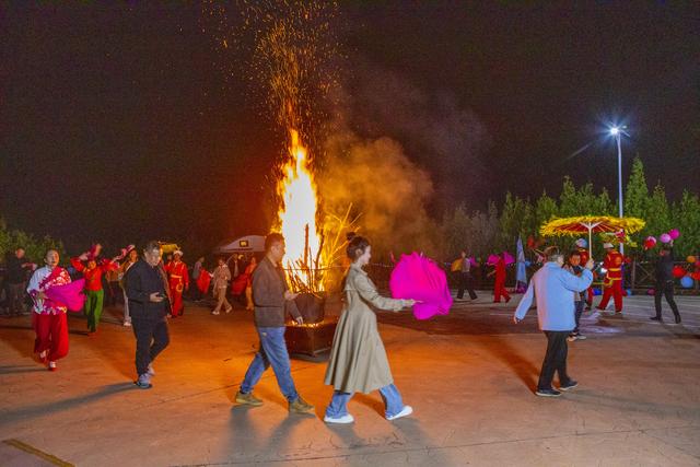 “营驻壶口·畅游延安”陕西黄河壶口瀑布房车营地正式开营