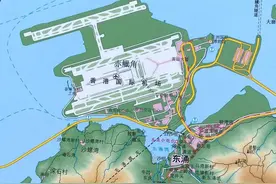 香港机场在赤鱲角，以前是黄土荒岛，村民去了东涌，现在有三跑道图片
