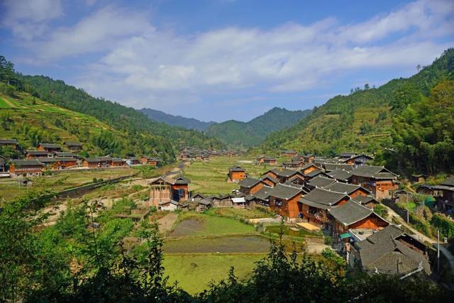 乡游黔中 · 剑河县 太拥镇丨秋染八万山,林海叠彩入画来