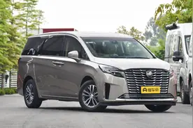 刚来就取代GL8！它全系电吸门，带航空座椅，气场不输埃尔法图片