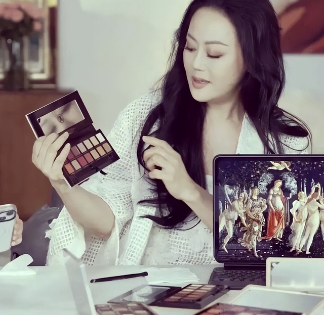 败光两任亿万家产，为还债拍三级片	，如今62岁坦言后悔嫁给钟镇涛