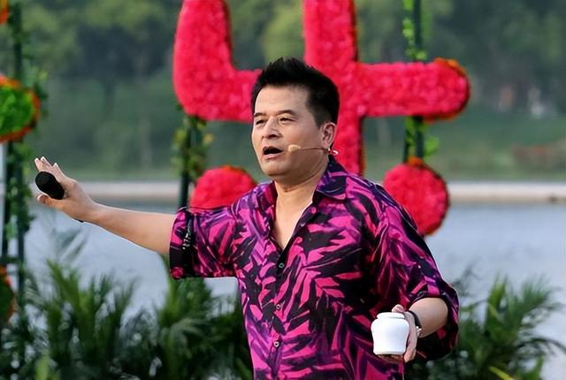 原来她就是毕福剑的关门弟子，师傅落魄不离不弃，现状曝光太意外