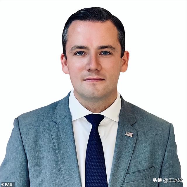如何看待美国海军幕僚长被解职