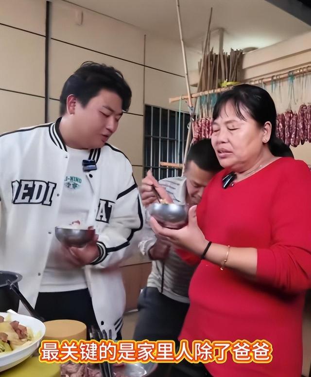 全红婵重返训练场，动作吃力瘫倒在地，恶心一幕出现，师兄遭牵连