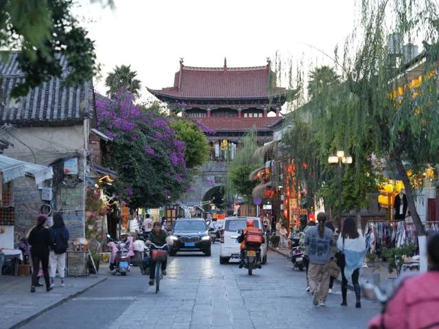 瑶里古镇收费风波:谁来守护我们的古村古韵?