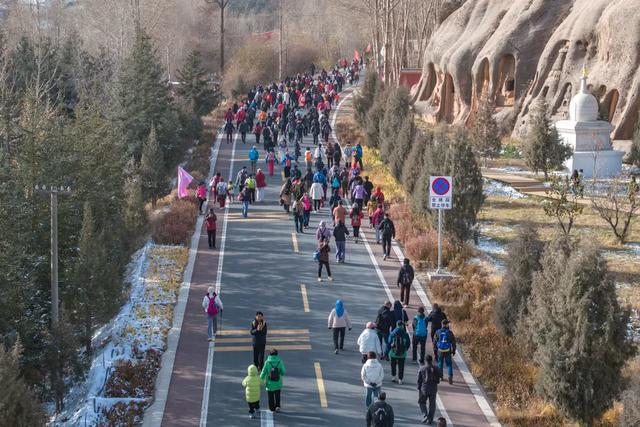 祁连山下燃激情——2025年“双11”全国持杖行走联动日(张掖肃南站)活动成功举办