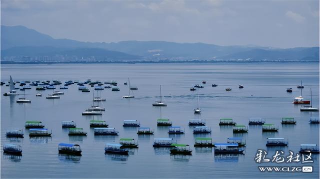 《彩云漫卷处，滇境藏万彩》