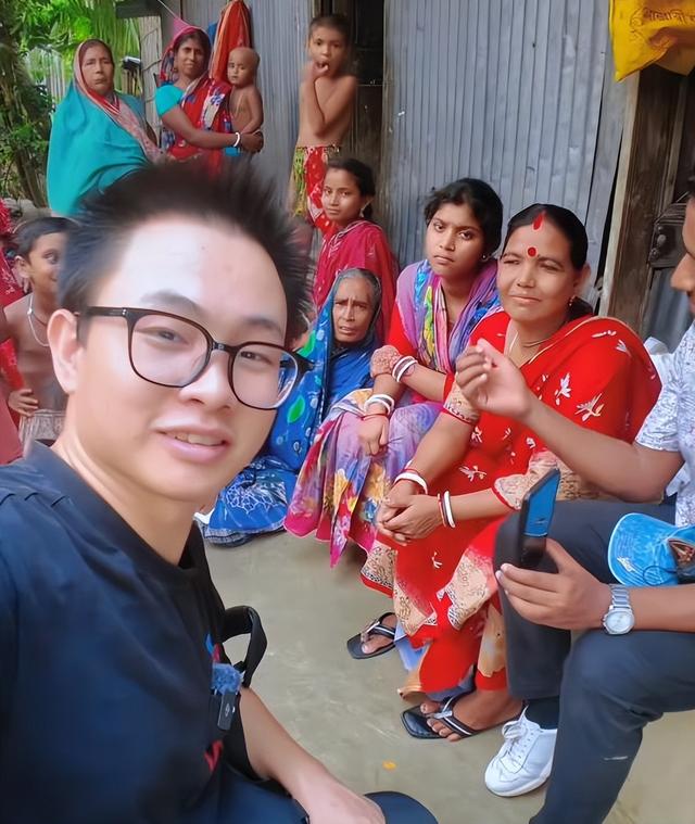 湖北小伙在孟加拉贫民窟，被大妈相中拉进家，让把她女儿娶回中国