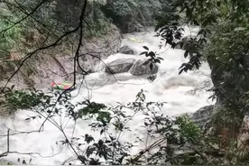 江西武功山景区一游客玩漂流时不幸遇难，死者母亲称漂流过程中突遇涨水，女儿女婿1死1伤图片